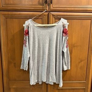 Bundle 6 for $20 plus shipping True craft cold shoulder top